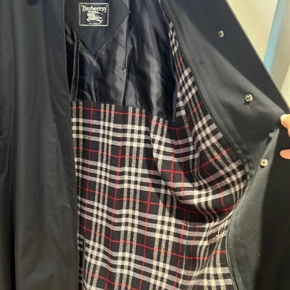 Burberrys Sz 10 Vintage Burberry Dark Navy Trench Coat with Wool Zipout Lining - Picture 14 of 16